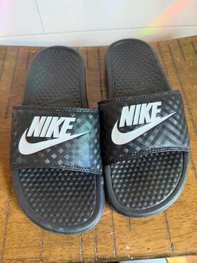 Nike Women's Benassi JDI Black/White Checkered Slide Sandals 343881-011